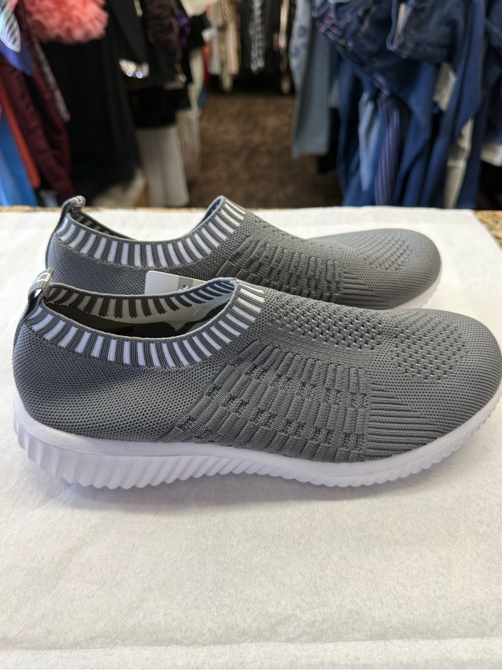 Tiosebon Knit Slip On Sneakers Gray Comfort Walking Shoes NWT Size 41 - Picture 2 of 5
